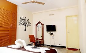 Rich Inn Suites - Next To Accord Metropolitian.