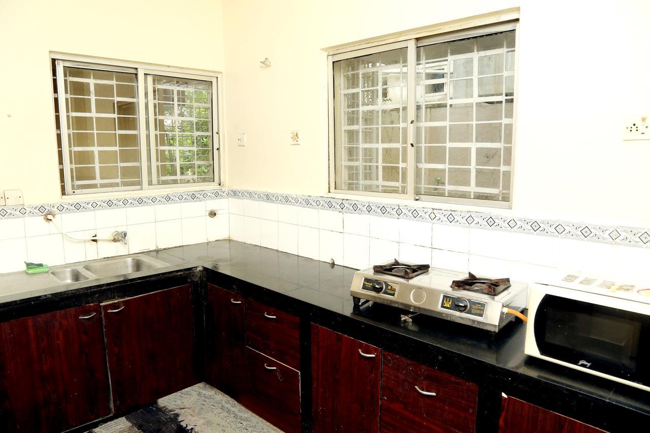 Rich Inn Suites - Next To Accord Metropolitian. Chennai Exterior photo